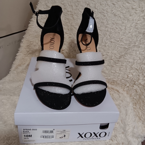 Sandal - Picture 2 of 4